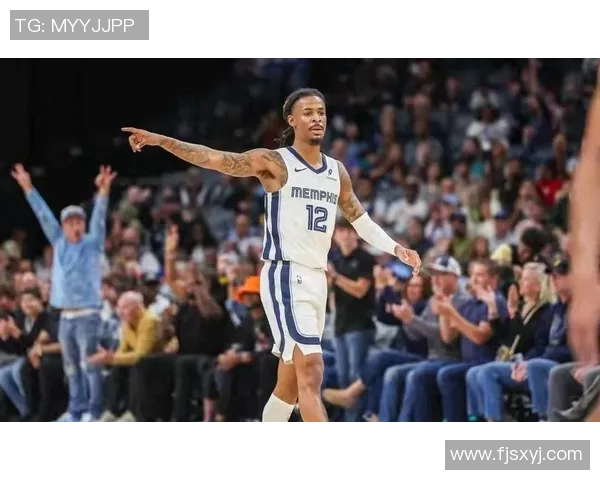 队记:本-谢泼德在防守莫兰特时被磕掉一块牙 但他继续坚持比赛